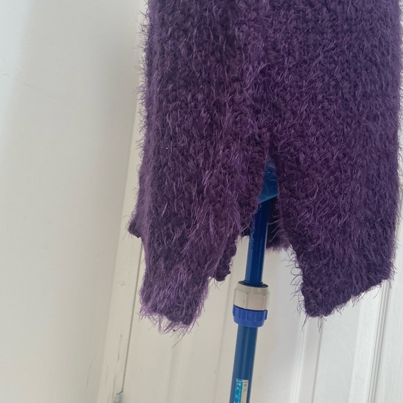 Kenneth Cole Reaction women purple fuzzy long sleeves sweater. Size XL. Used. - Picture 7 of 14